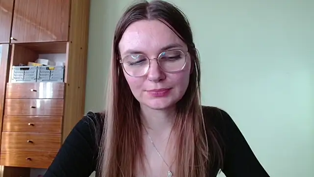 LooveELLYx online show from 21, 10, 2025