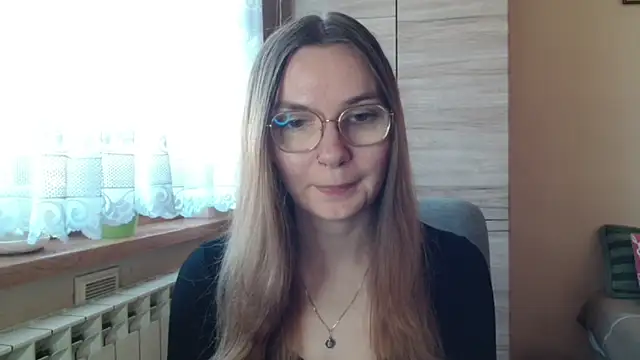 LooveELLYx online show from 6, 11, 2025