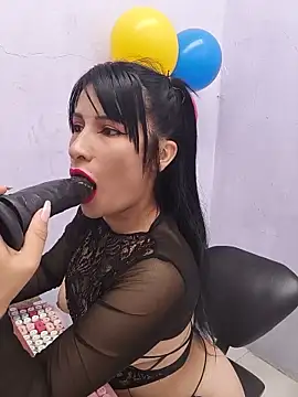 Snapshot of karinnahotdirty chatting on 19, 6, 2026 karinnahotdirty online show from 19, 6, 2026