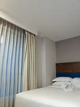 Kat Valen online show from 15, 4, 2026