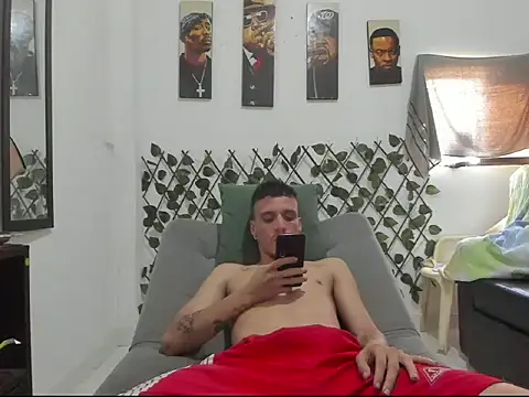 Snapshot of Latins_Boss chatting on 28, 4, 2026 Latins Boss online show from 28, 4, 2026