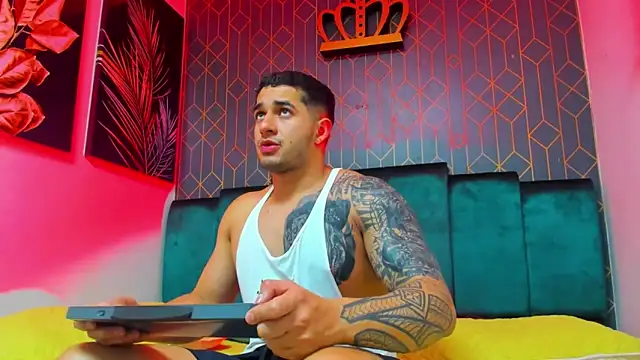 king falconer online show from 13, 9, 2025