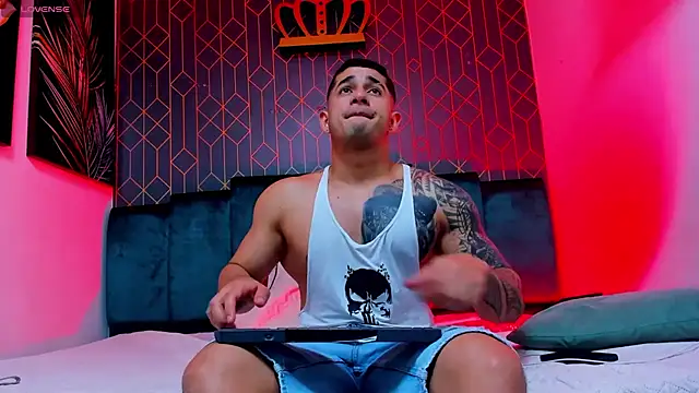 king falconer online show from 23, 9, 2025