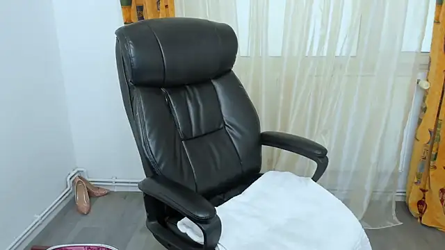 NaughtyWifey1 online show from 10, 9, 2025