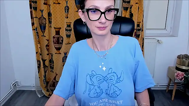 NaughtyWifey1 online show from 6, 11, 2025