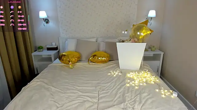 Chloee White online show from 5, 12, 2025