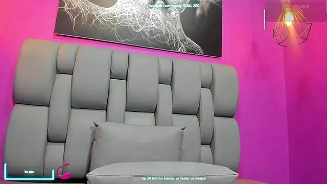 Emma HotLatina online show from 24, 9, 2025