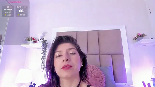 Snapshot of Alisson_Owen chatting on 1, 10, 2025 Alisson Owen online show from 1, 10, 2025
