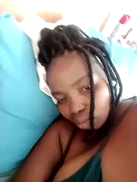 ShySexyBaddiexx online show from 8, 1, 2026