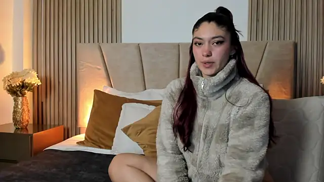 Victoria Beaumont online show from 4, 10, 2025