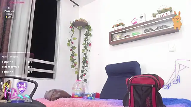 miaroberts69 online show from 7, 4, 2026