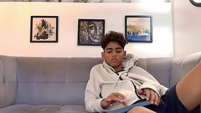 Snapshot of TWINKS_FRIENDS chatting on 25, 4, 2026 TWINKS FRIENDS online show from 25, 4, 2026