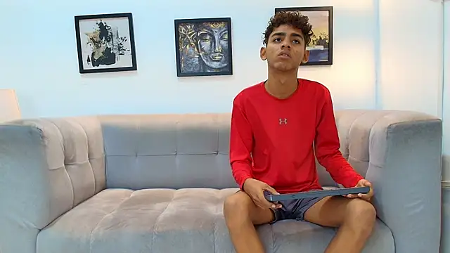 Snapshot of TWINKS_FRIENDS chatting on 12, 5, 2026 TWINKS FRIENDS online show from 12, 5, 2026