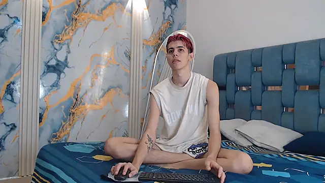 Snapshot of TWINKS_FRIENDS chatting on 31, 5, 2026 TWINKS FRIENDS online show from 31, 5, 2026