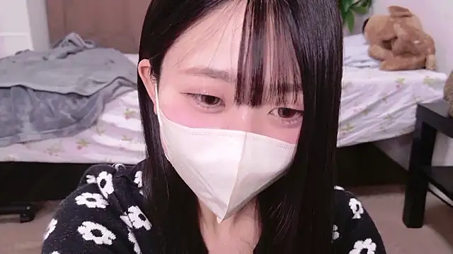 Snapshot of OSUSHI-CHAN chatting on 12, 11, 2025 OSUSHI-CHAN online show from 12, 11, 2025