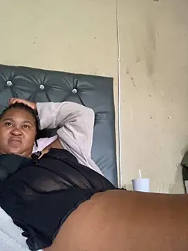 ChubbyAssyiyer online show from 5, 11, 2025