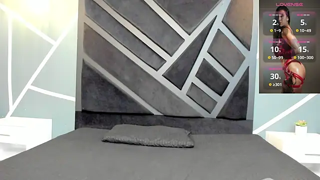 zoe martins  online show from 5, 11, 2025