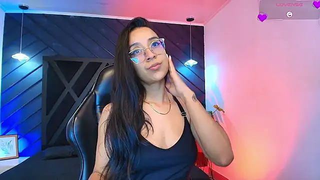 zoe martins  online show from 25, 2, 2026