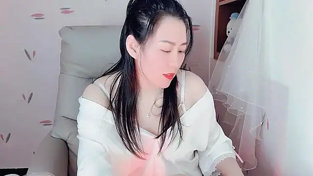 Snapshot of Eve5215 chatting on 2, 3, 2026 Eve5215 online show from 2, 3, 2026