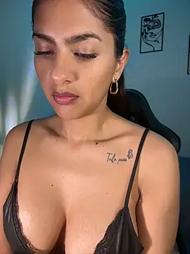 Snapshot of chicachocolate01 chatting on 6, 7, 2026 chicachocolate01 online show from 6, 7, 2026