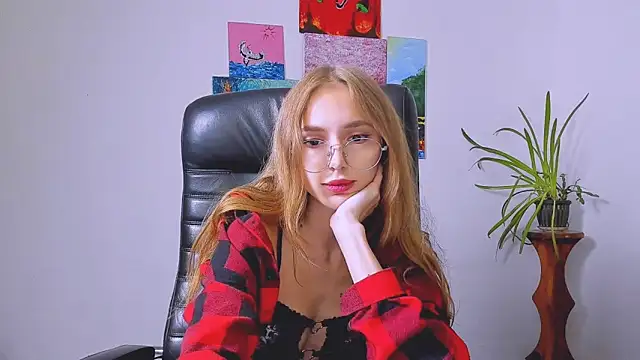 Miss SammyQ online show from 24, 9, 2025