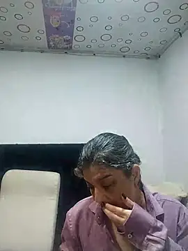 Snapshot of queemking chatting on 4, 2, 2026 queemking online show from 4, 2, 2026