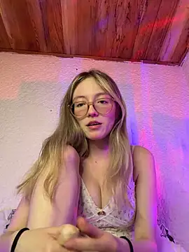 Snapshot of ReenKitty chatting on 27, 3, 2026 ReenKitty online show from 27, 3, 2026