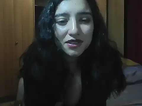 Snapshot of creepyh0e_ chatting on 2, 7, 2026 creepyh0e online show from 2, 7, 2026