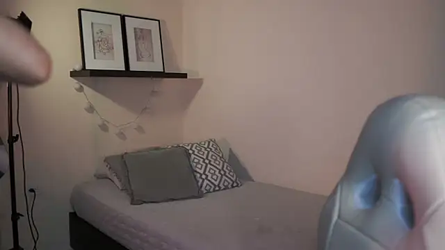 isabella-garcia- online show from 5, 3, 2026