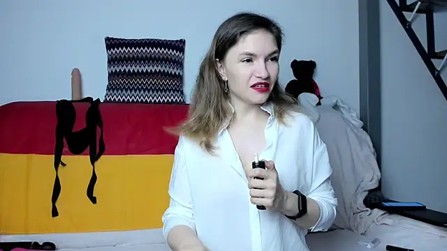 Katherine Twilight online show from 7, 3, 2025