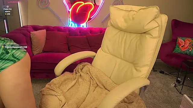 BellaLaPetit online show from 3, 12, 2025