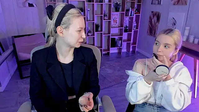 Snapshot of AuroraWrenfield chatting on 20, 9, 2025 AuroraWrenfield online show from 20, 9, 2025