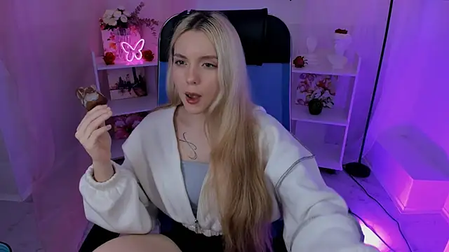 Snapshot of AuroraWrenfield chatting on 24, 9, 2025 AuroraWrenfield online show from 24, 9, 2025