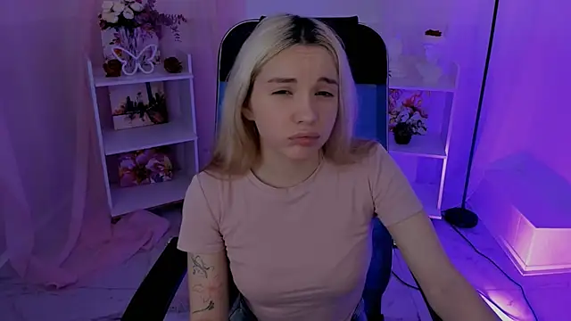 Snapshot of AuroraWrenfield chatting on 29, 9, 2025 AuroraWrenfield online show from 29, 9, 2025