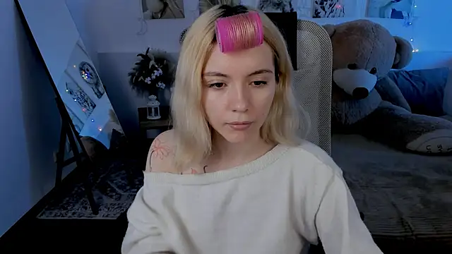 AuroraWrenfield online show from 10, 4, 2026