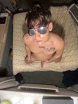 Snapshot of naughtyboy0124 chatting on 7, 2, 2026 naughtyboy0124 online show from 7, 2, 2026