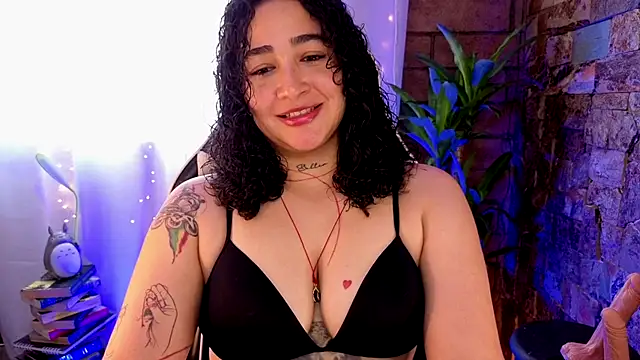 Snapshot of _kat_1995 chatting on 15, 9, 2025 kat 1995 online show from 15, 9, 2025