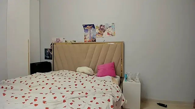 Snapshot of miko_moonn chatting on 19, 10, 2025 miko moonn online show from 19, 10, 2025