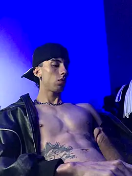 Snapshot of redmen69 chatting on 2, 10, 2025 redmen69 online show from 2, 10, 2025