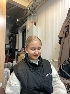 Snapshot of CandyVice chatting on 8, 9, 2025 CandyVice online show from 8, 9, 2025