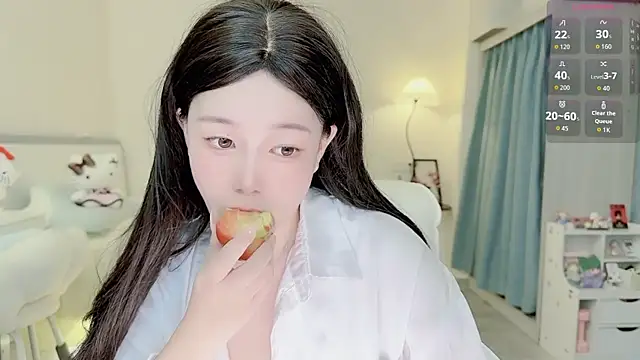 Snapshot of Bella_Ava chatting on 4, 6, 2026 Bella Ava online show from 4, 6, 2026