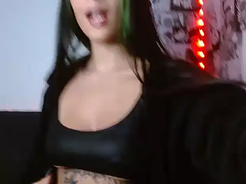 Snapshot of Chloe_paytone chatting on 7, 4, 2026 Chloe paytone online show from 7, 4, 2026