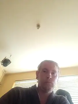Snapshot of piercingpik chatting on 7, 5, 2026 piercingpik online show from 7, 5, 2026