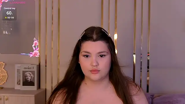 Snapshot of EmilyHyde chatting on 24, 6, 2026 EmilyHyde online show from 24, 6, 2026