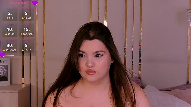 Snapshot of EmilyHyde chatting on 7, 7, 2026 EmilyHyde online show from 7, 7, 2026