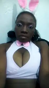 Snapshot of Aurora-Queen chatting on 7, 11, 2025 Aurora-Queen online show from 7, 11, 2025