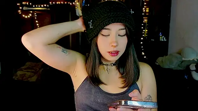 Shisuku Sophi online show from 18, 7, 2026