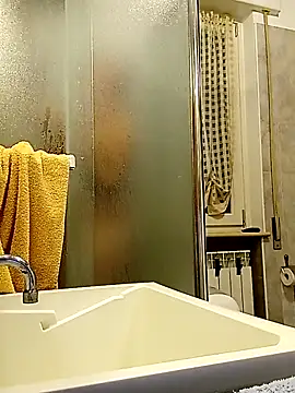 Snapshot of Io125 chatting on 28, 11, 2025 Io125 online show from 28, 11, 2025