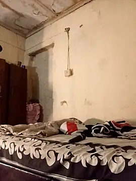 RFeltomWhitJ online show from 5, 12, 2025