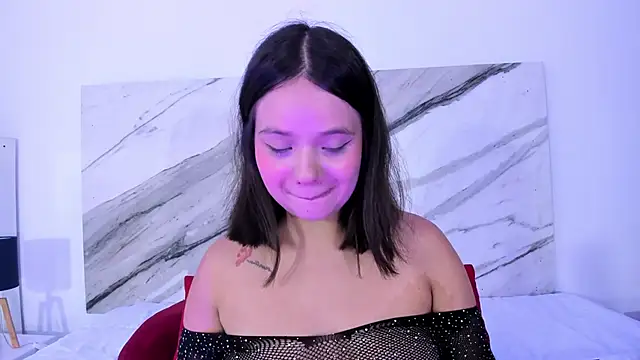 thamiina  online show from 11, 11, 2025